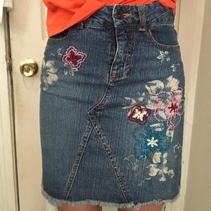 Embroidered denim pencil skirt